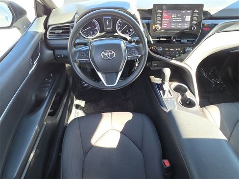 Used 2022 Toyota Camry LE image 19