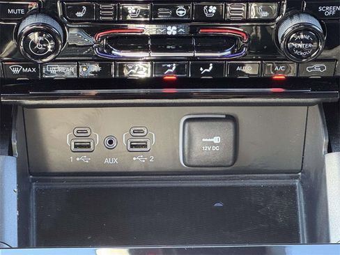 Used 2025 Jeep Grand Cherokee L Limited w/ Luxury Tech Group II image 22