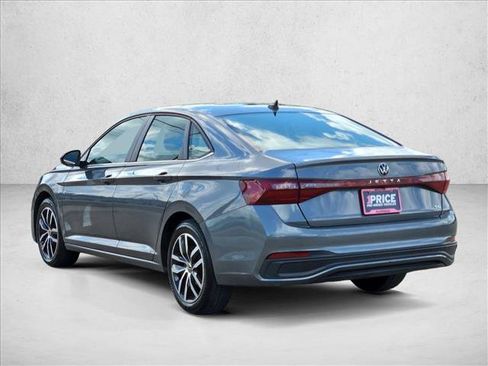 Used 2025 Volkswagen Jetta SE FWD image 8