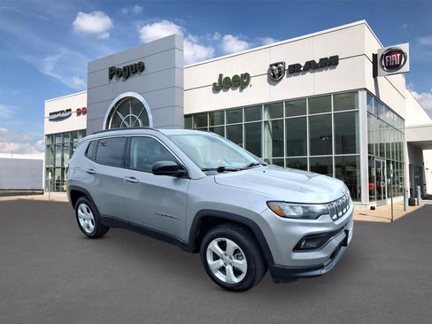 Used 2022 Jeep Compass Latitude w/ Sun and Sound Group AWD/4WD image 1