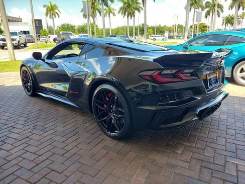 Used 2024 Chevrolet Corvette Z06 RWD image 4