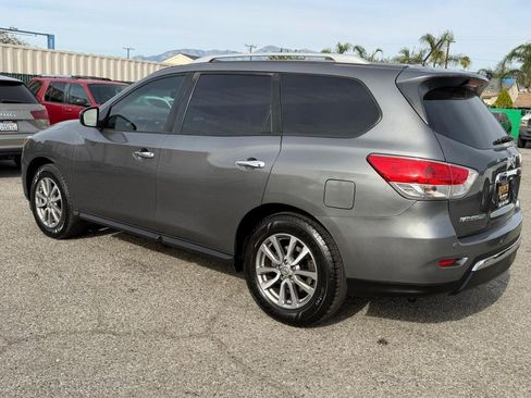 Used 2015 Nissan Pathfinder SV image 9
