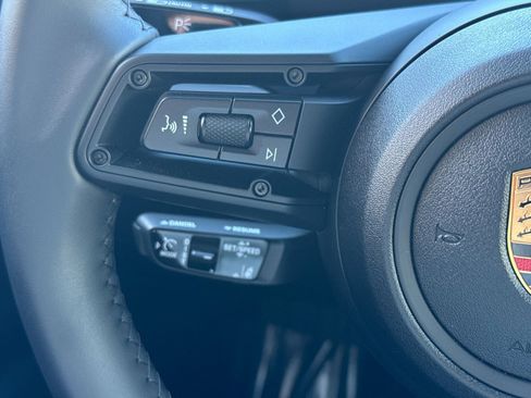 Certified 2025 Porsche Macan Electric image 29