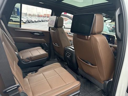 Used 2025 Chevrolet Tahoe High Country image 14