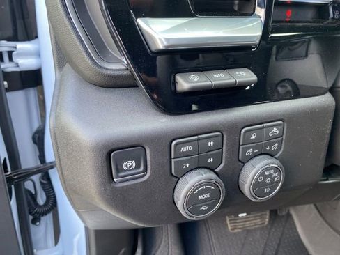 New 2026 Chevrolet Silverado 1500 High Country AWD/4WD image 17