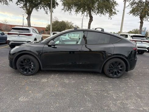 Used 2020 Tesla Model Y Long Range image 3