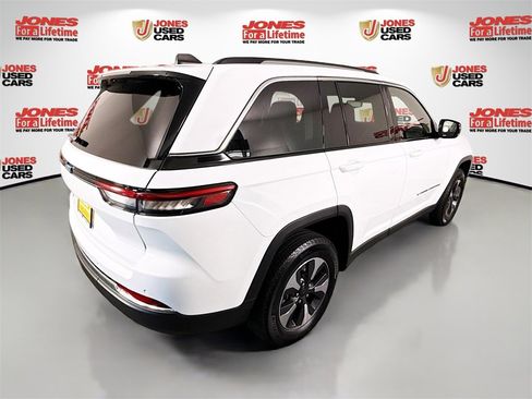 Used 2023 Jeep Grand Cherokee 4WD 4xe image 18