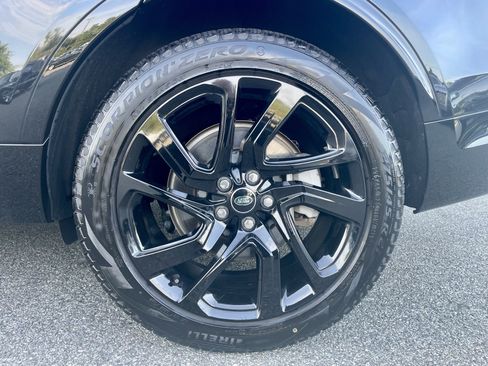 Certified 2025 Land Rover Discovery Dynamic SE AWD/4WD image 10