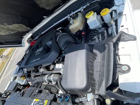 Used 2021 Jeep Gladiator Sport AWD/4WD image 54