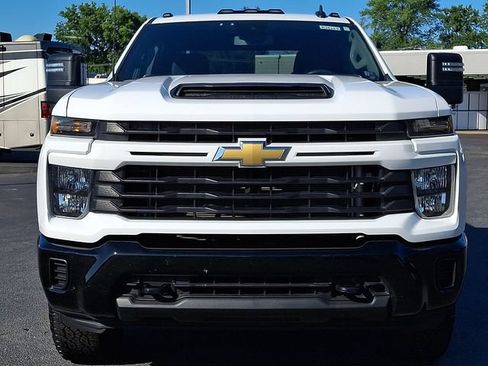 Used 2024 Chevrolet Silverado 2500 Custom w/ Custom Convenience Package AWD/4WD image 5
