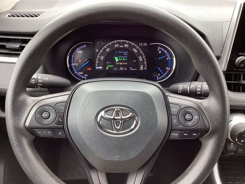 Used 2025 Toyota RAV4 XLE image 25