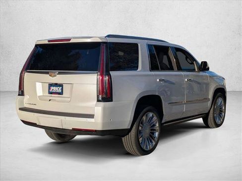 Used 2017 Cadillac Escalade Platinum image 3