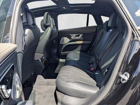 Used 2022 Mercedes-Benz EQS 580 4MATIC Sedan image 20