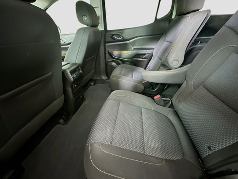 Used 2022 GMC Acadia SLE w/ Driver Convenience Package FWD image 27