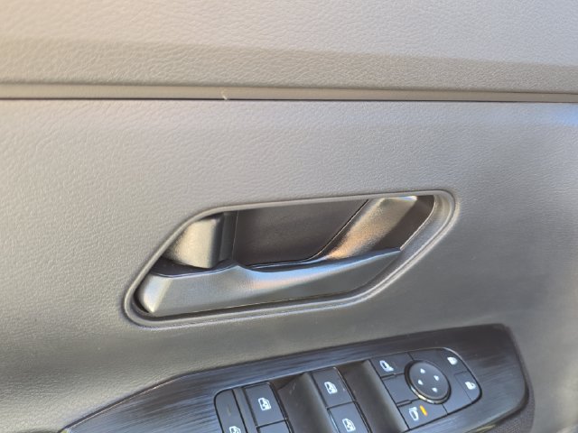 New 2027 Nissan Kicks S FWD image 18