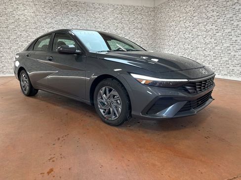 New 2026 Hyundai Elantra Blue image 1