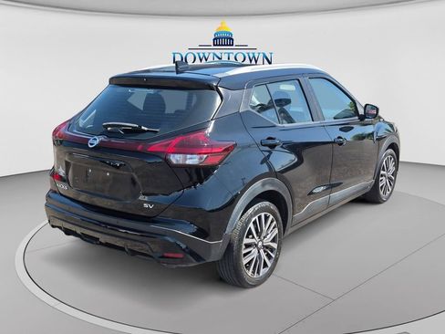 Used 2021 Nissan Kicks SV FWD image 3