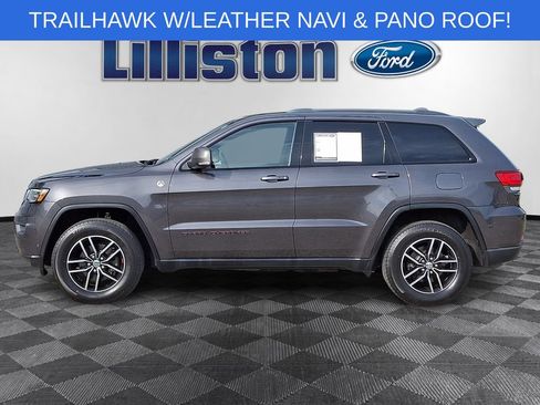 Used 2017 Jeep Grand Cherokee Trailhawk w/ Trailhawk Luxury Group AWD/4WD image 7