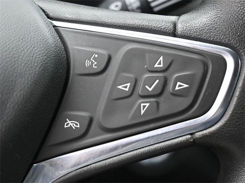 Used 2018 Chevrolet Equinox LT image 18