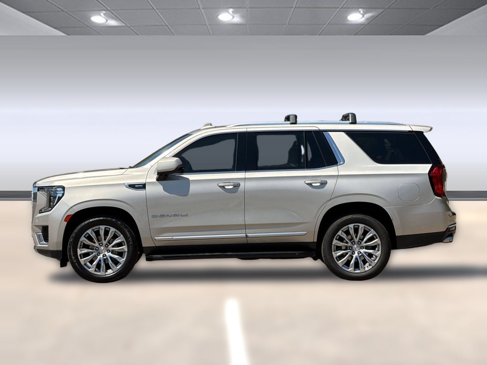 Used 2022 GMC Yukon Denali AWD/4WD image 2