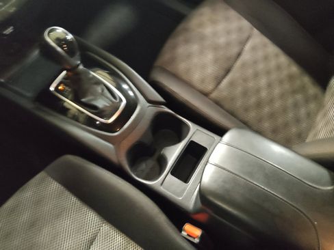 Used 2019 Nissan Rogue Sport SV AWD/4WD image 26