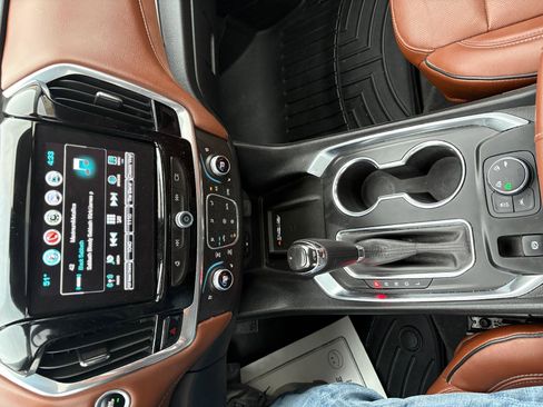Used 2018 Chevrolet Traverse High Country image 31
