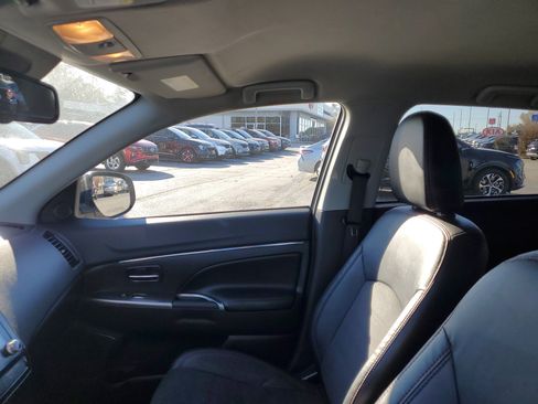 Used 2023 Mitsubishi Outlander Sport SE image 17