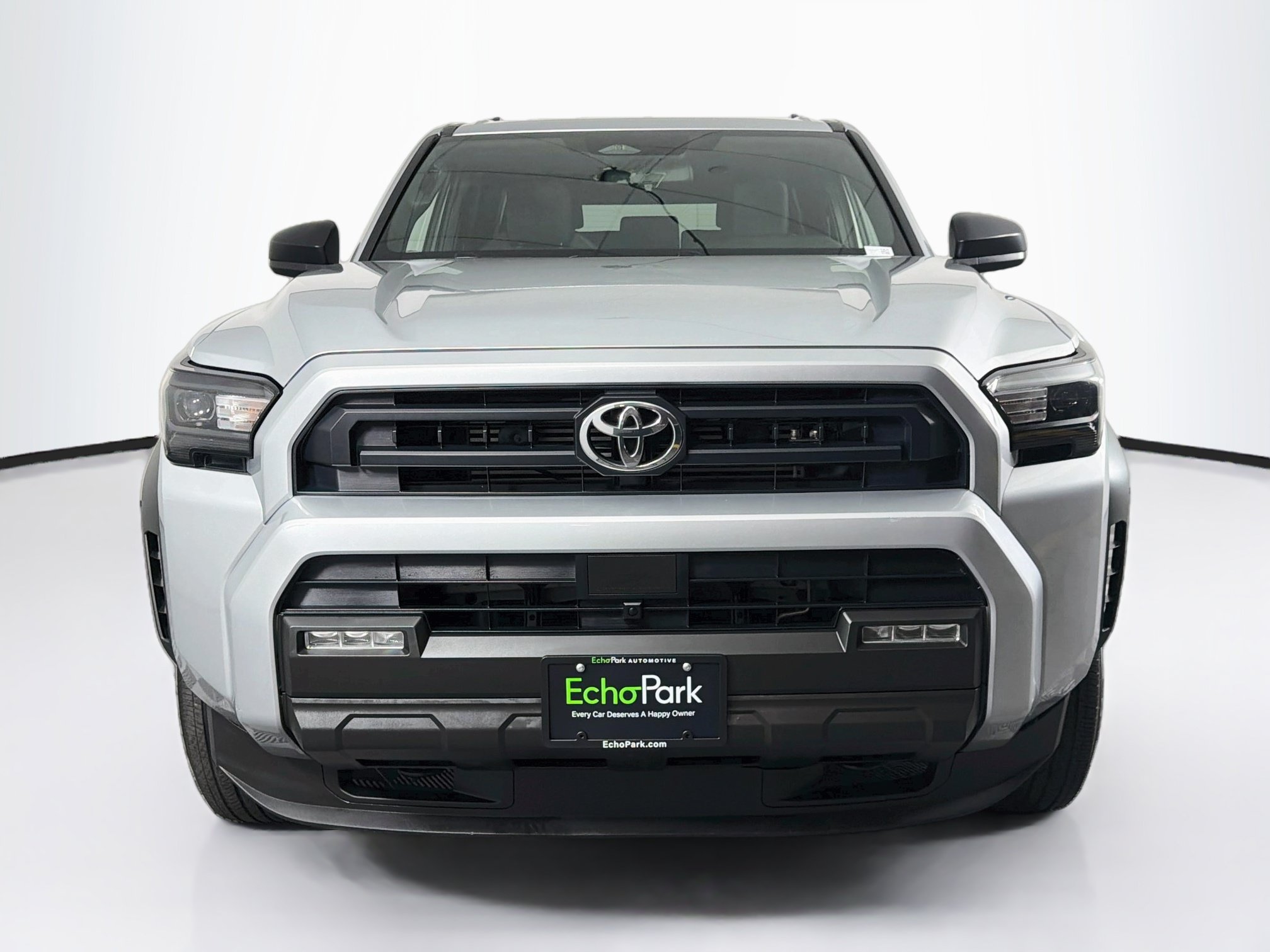 Used 2025 Toyota 4Runner SR5 AWD/4WD image 2