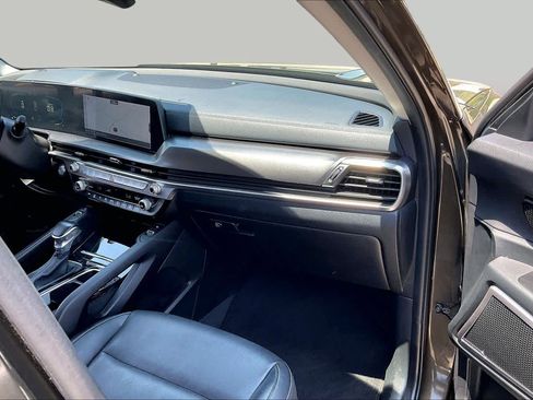 Used 2025 Kia Telluride S FWD image 17