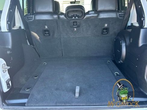 Used 2018 Jeep Wrangler Unlimited Sahara image 20