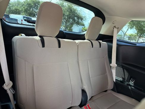 Used 2020 Ford Explorer XLT RWD image 27