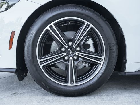 Used 2024 Ford Mustang EcoBoost image 32