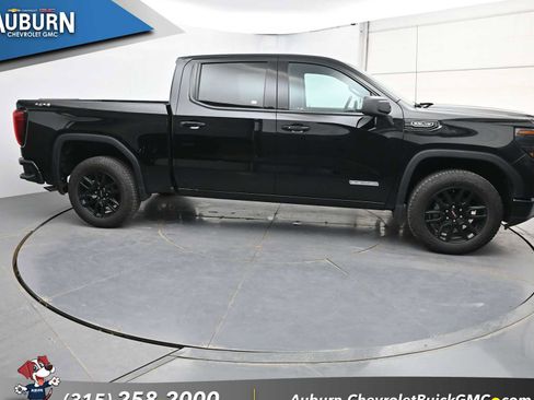 Used 2025 GMC Sierra 1500 Elevation image 13