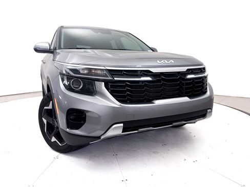 Certified 2024 Kia Seltos EX FWD image 6