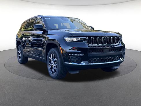 New 2025 Jeep Grand Cherokee L Limited w/ Luxury Tech Group II image 7