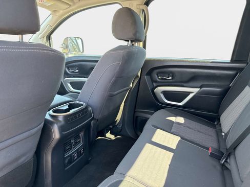 Used 2024 Nissan Titan SV w/ SV Convenience Package image 15