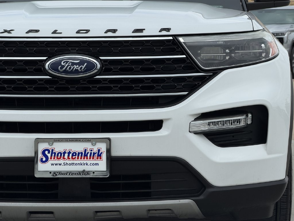 Used 2020 Ford Explorer XLT w/ Equipment Group 202A RWD image 8