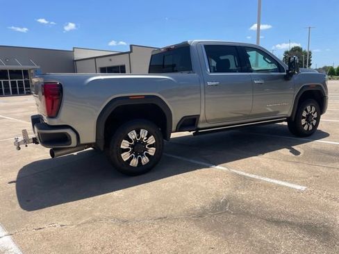Certified 2025 GMC Sierra 2500 Denali w/ Denali Reserve Package AWD/4WD image 4