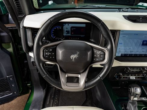 Used 2024 Ford Bronco Wildtrak image 18