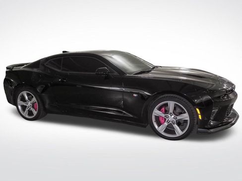 Used 2016 Chevrolet Camaro SS RWD image 4