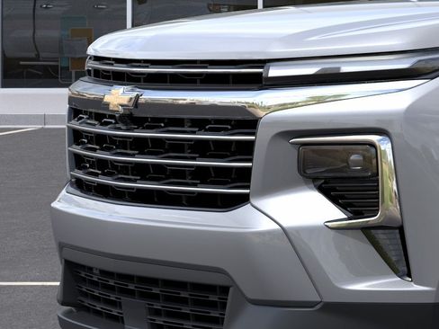 Used 2027 Chevrolet Traverse LT w/ Driver Confidence Package FWD image 13