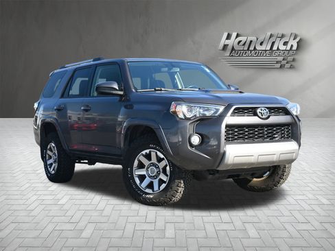 Used 2016 Toyota 4Runner Trail image 2