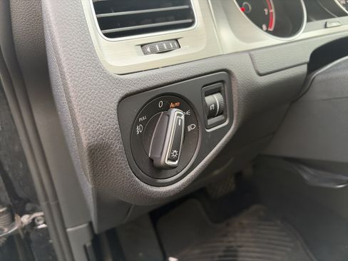 Used 2015 Volkswagen Golf SE w/ Lighting Package FWD image 19