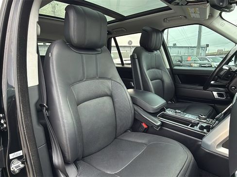 Used 2019 Land Rover Range Rover HSE image 34