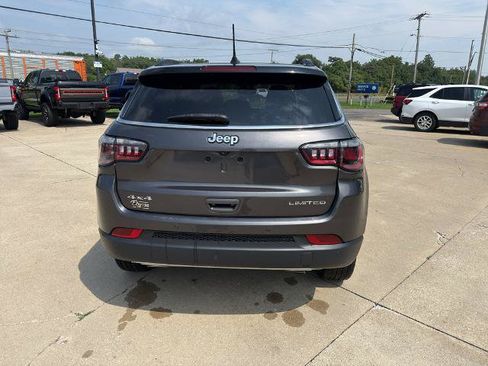 Used 2023 Jeep Compass Limited AWD/4WD image 5