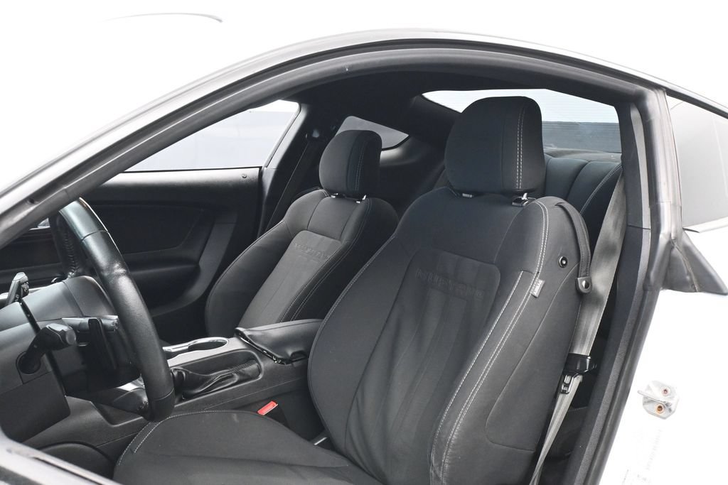 Used 2019 Ford Mustang Coupe w/ Black Accent Package RWD image 10