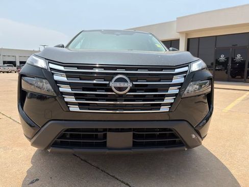 Used 2025 Nissan Rogue SV FWD image 4