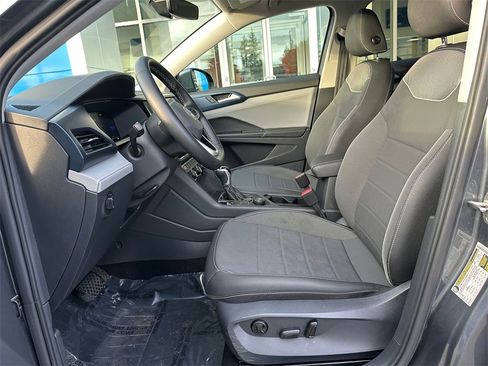 Used 2024 Volkswagen Taos SE image 19