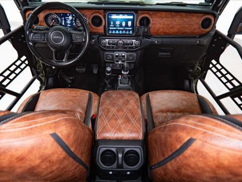 Used 2022 Jeep Gladiator Sport image 2