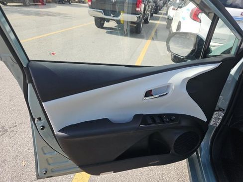 Used 2019 Toyota Prius Limited image 7